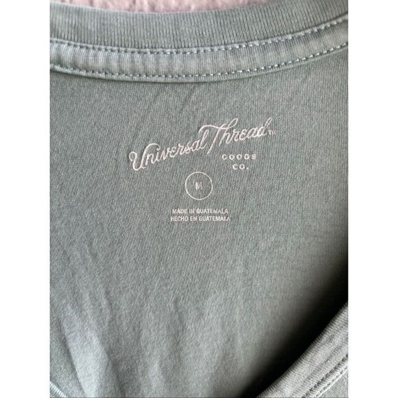 ❤️Universal Thread V-Neck Tee - Picture 2 of 5